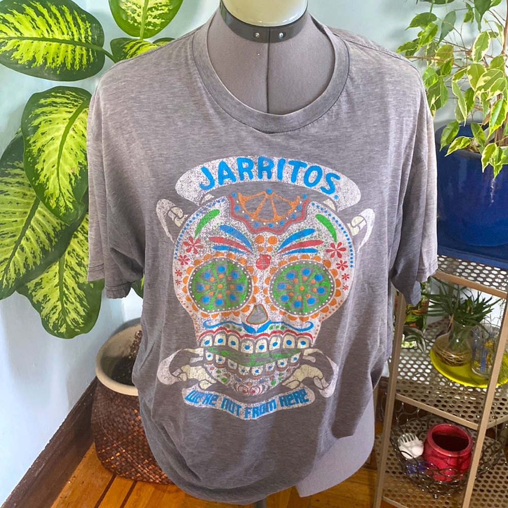Vibey Jarritos thin cotton T-shirt with sugar skull 2X, loose fit on size 8
